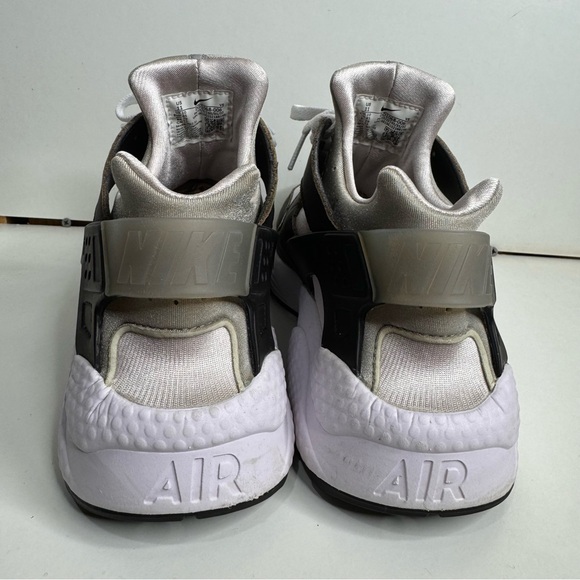 Men’s size 11 Nike air huarache black neutral grey low top sneakers trainers acg - Picture 3 of 11